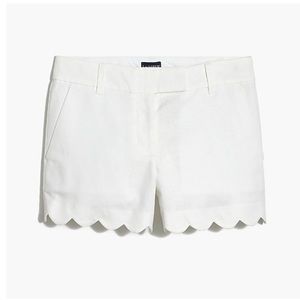 NWT. J. Crew 4” linen scalloped edge shorts.